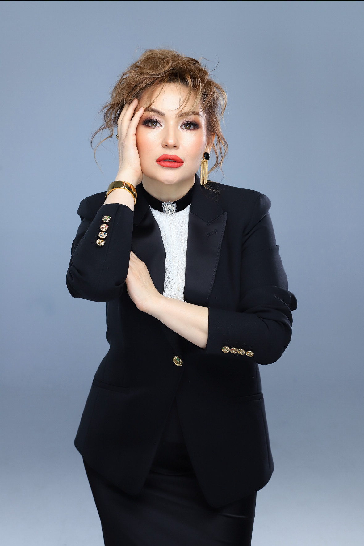 Жапондық әйел осырады Семіз адамдардан шашу