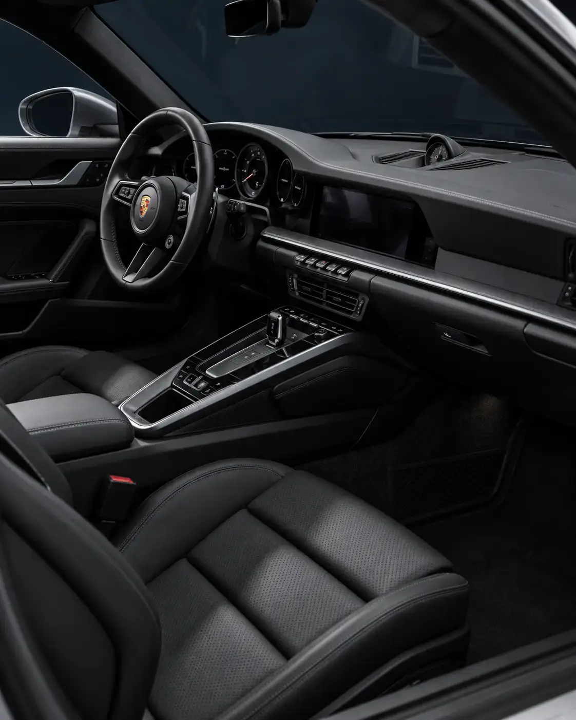 Интерьер Porsche с левым расположением руля