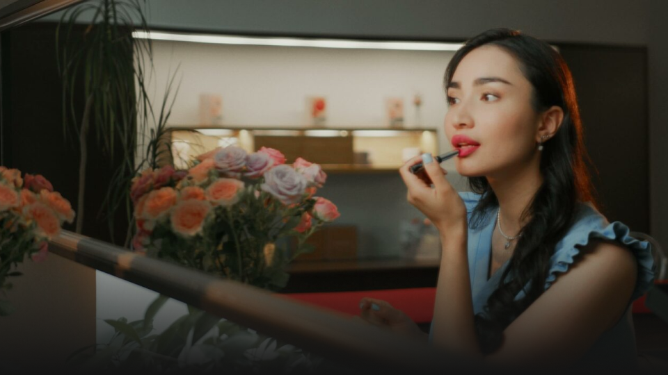 Кадр из видеоролика "Твой состав красоты с Oriflame"