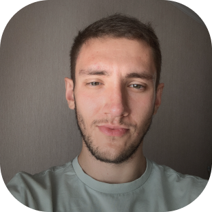 Наш креативный лид, который тщательно проводит исследования для качественного брендинга и по необходимости создает стратегии