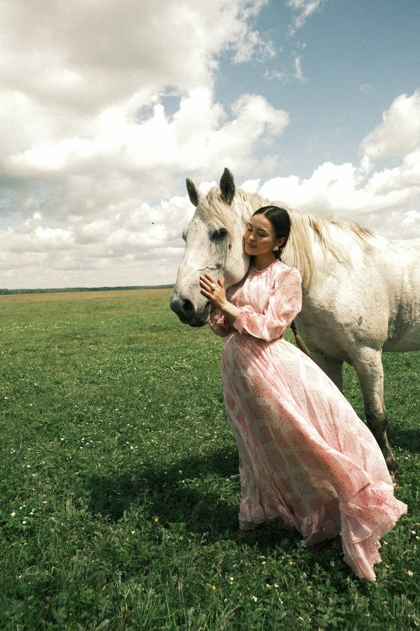 Менің әйелім мені пискаға тереңірек енгізуді сұрайды.