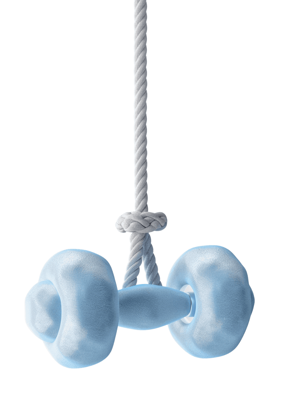 Мягкая игрушка в виде голубой спортивной гантели, подвешенная на веревочке