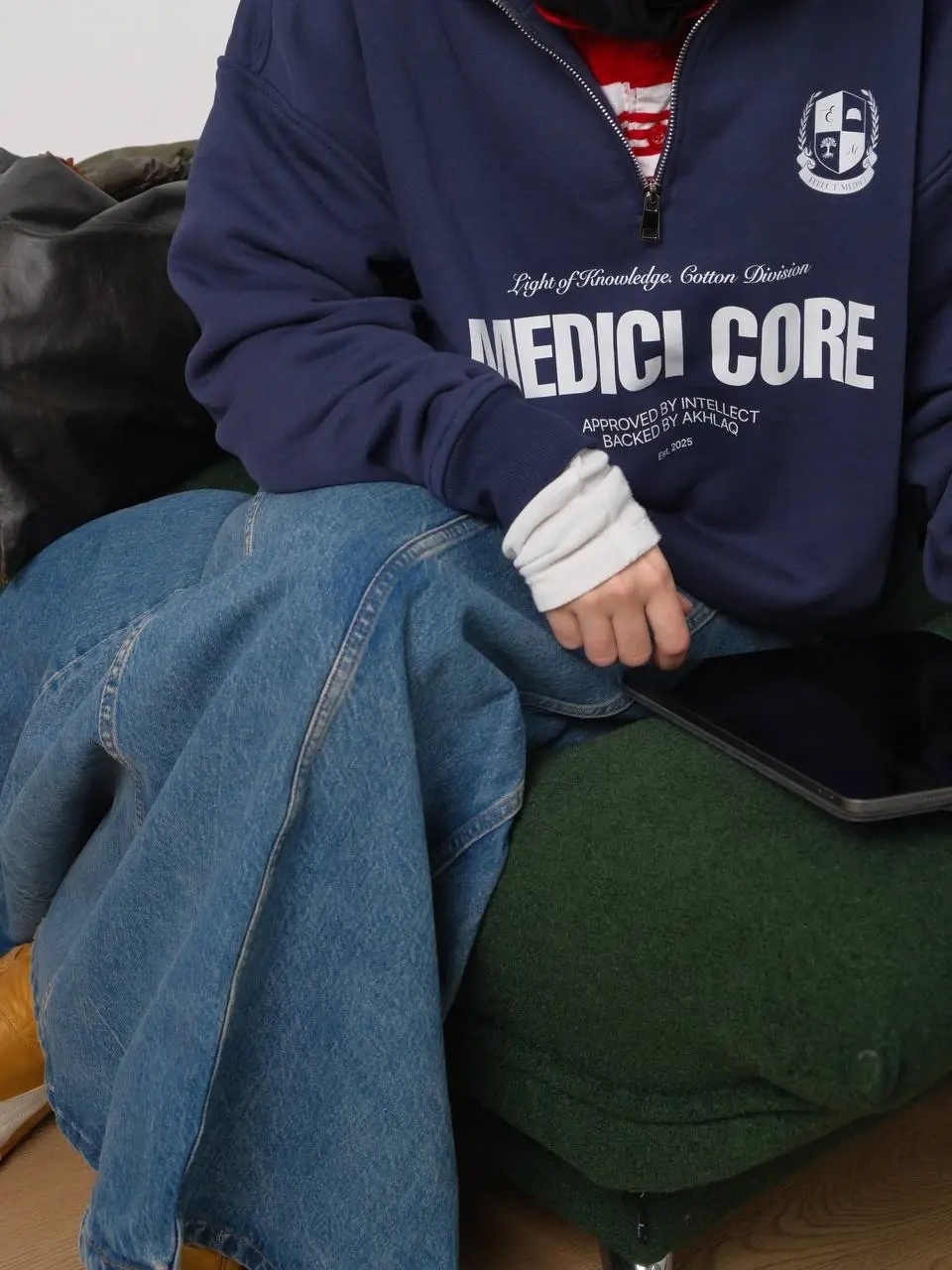 Студентка Эффекта Медичи в худи Medici Core