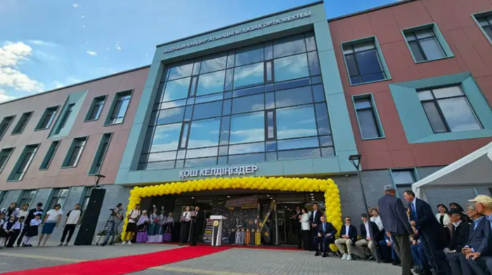 Онлайн порно қыздар жыныстық қатынасқа мәжбүрлейді Үйде дәрігердің порносын көріңіз