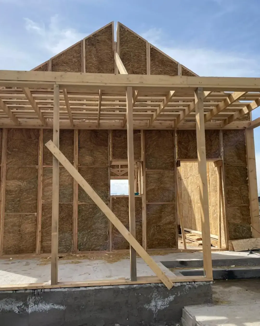Конструкция дома Sunny House в процессе строительства