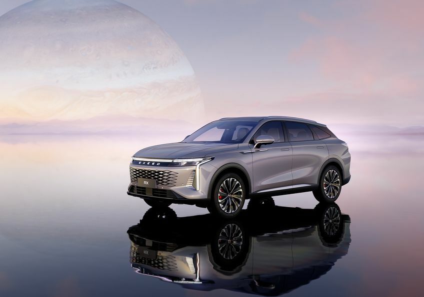 Мен қаншықты күшті оргазм алғанша, сау мүшесіммен сипат алдым.