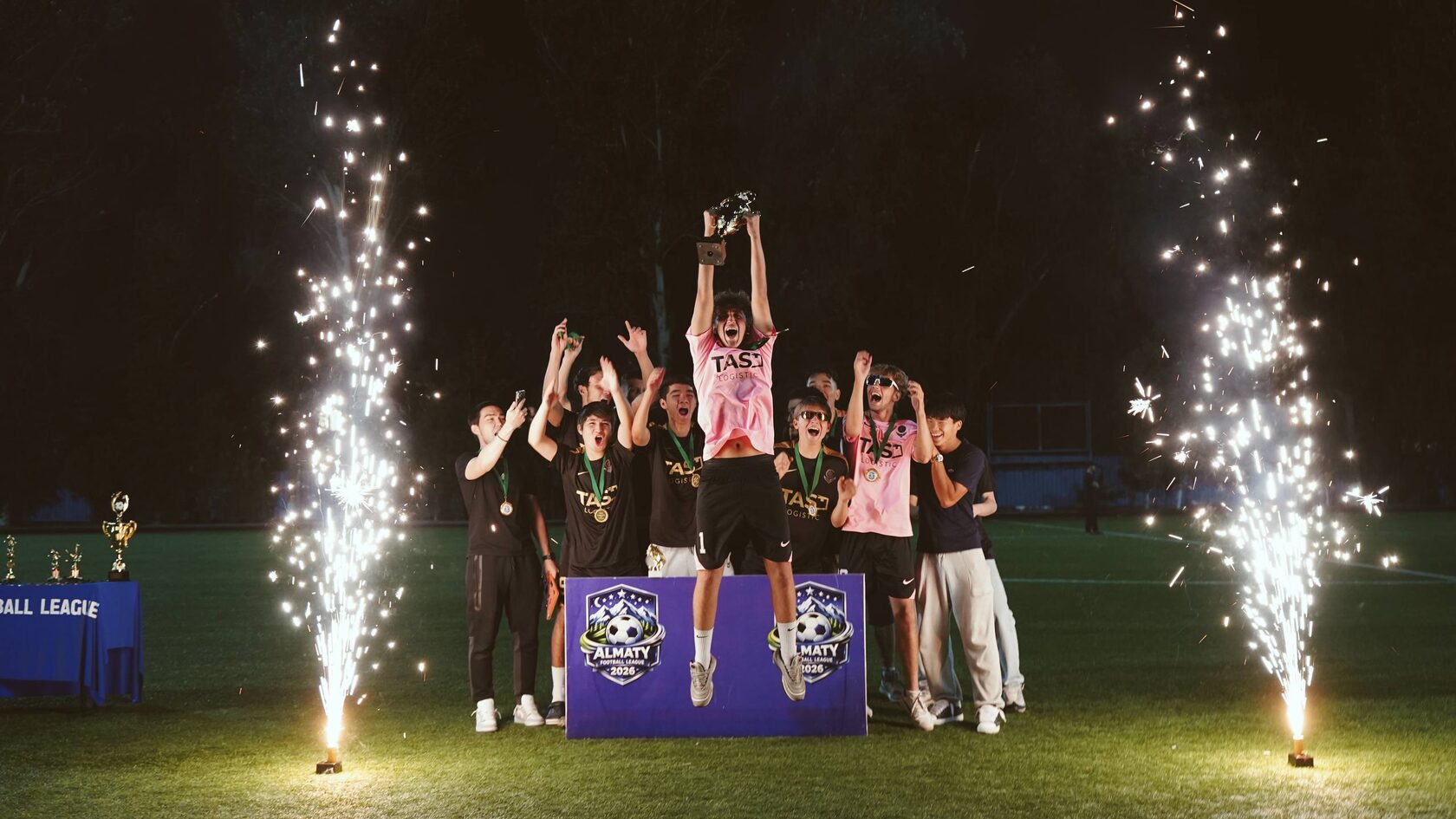 Игроки Almaty Football League во время матча