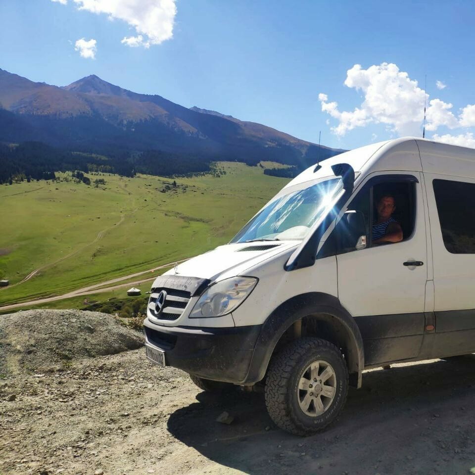 tour to mountains in kyrgyzstan