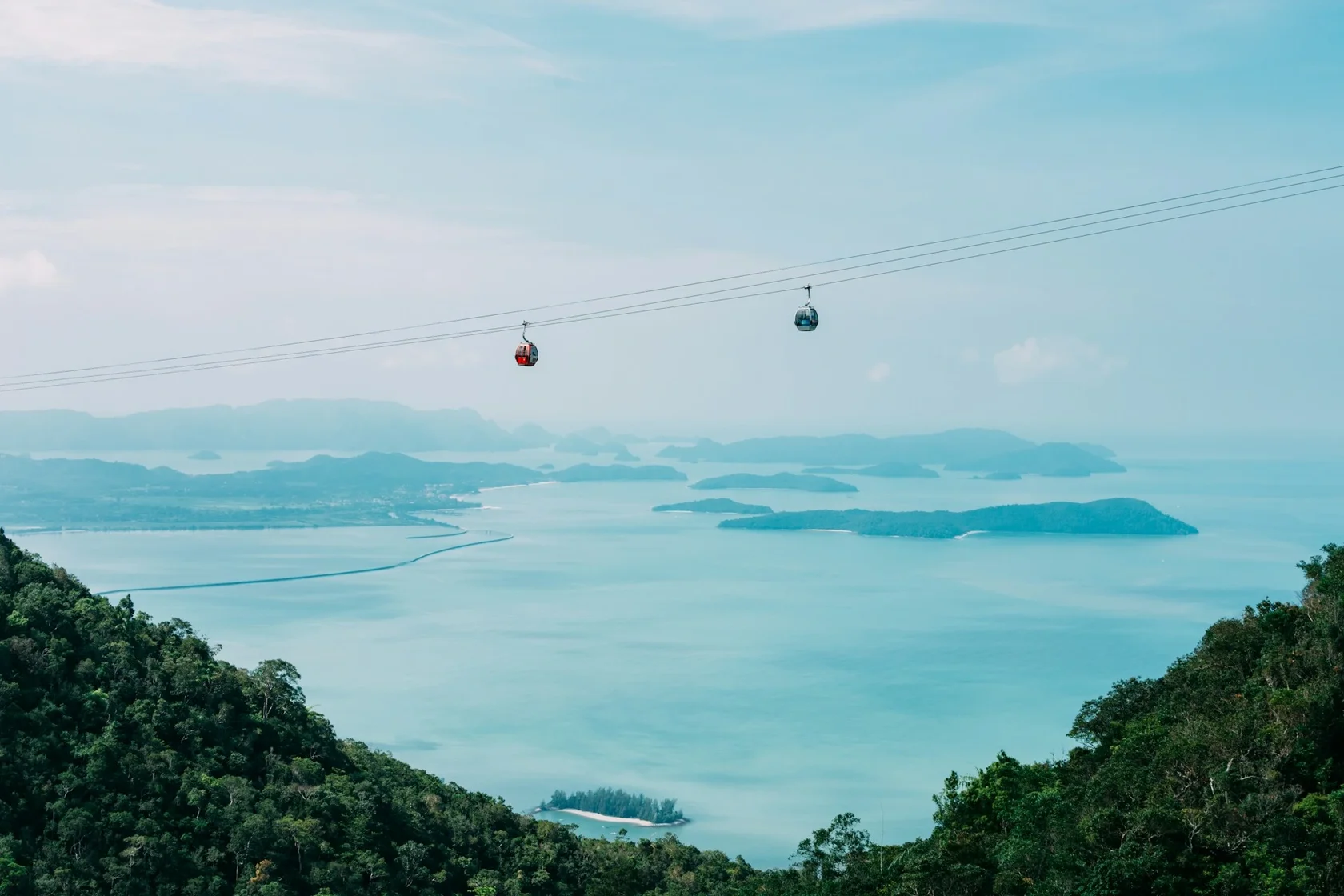 Бассейн The Ritz-Carlton Langkawi с видом на Андаманское море