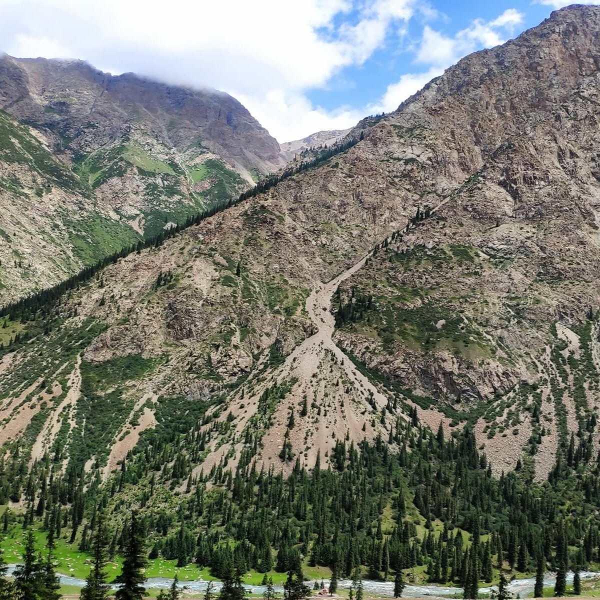 tour to barskaun gorge in kyrgyzstan