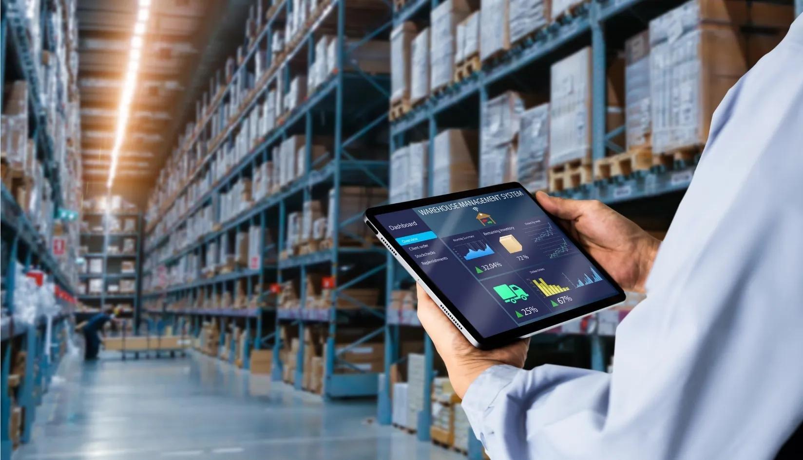 Складской процесс и система управления складом для сравнения RFID и штрихкода
