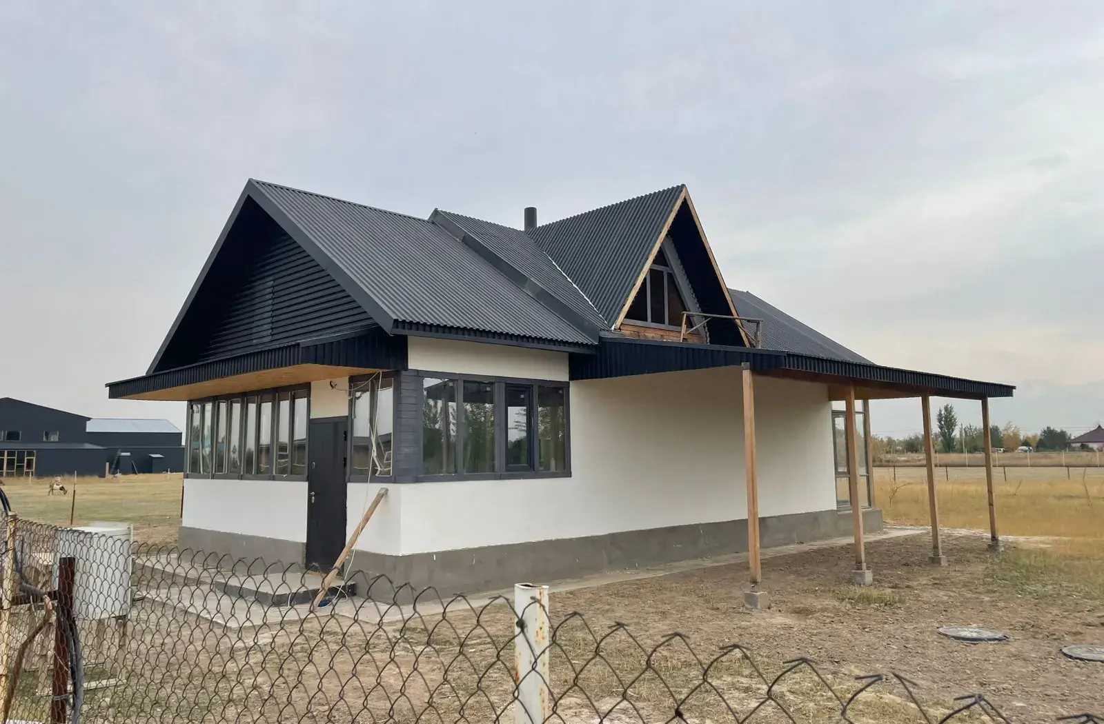 Дом Sunny House