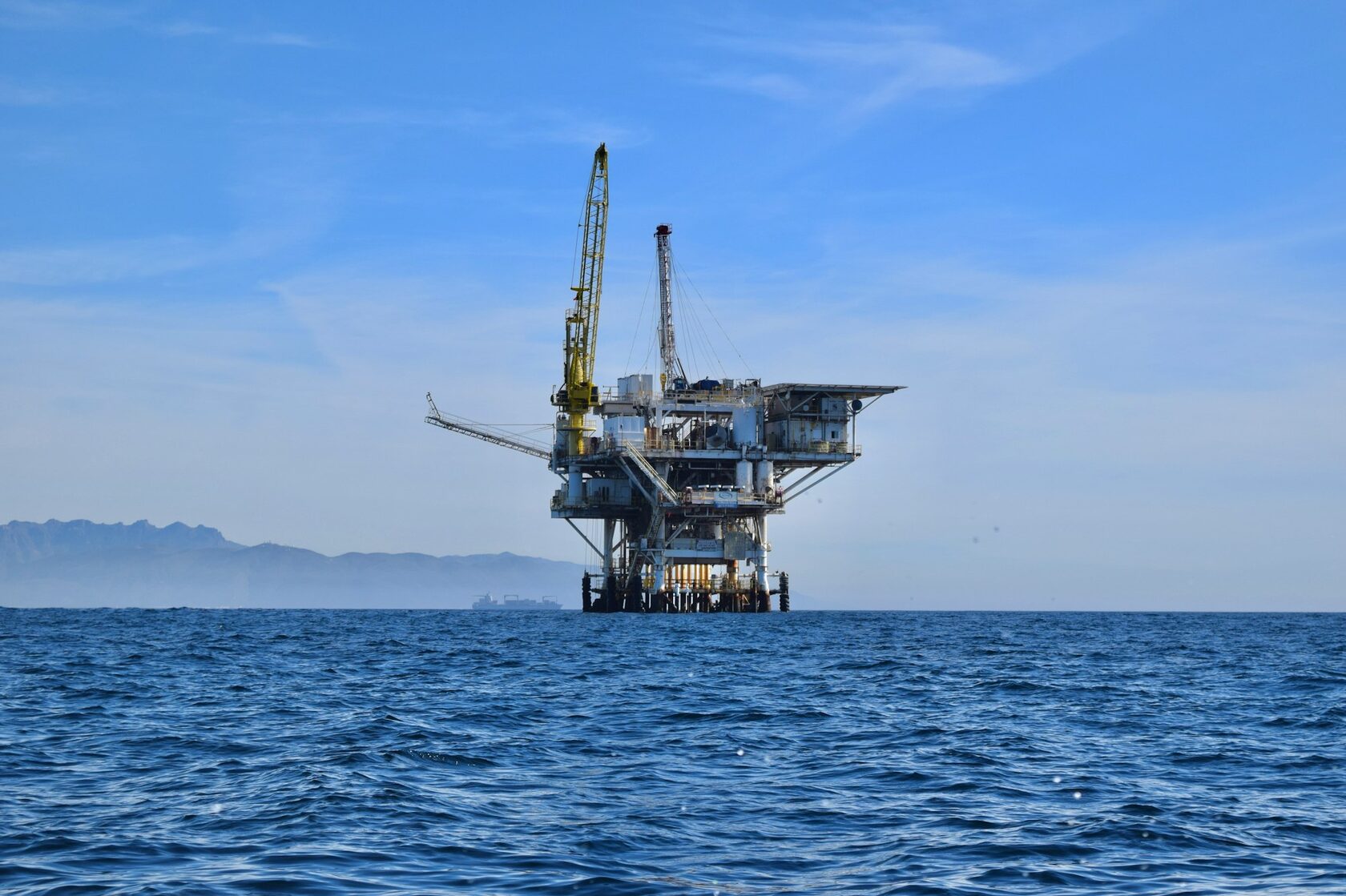 Oil rig drilling