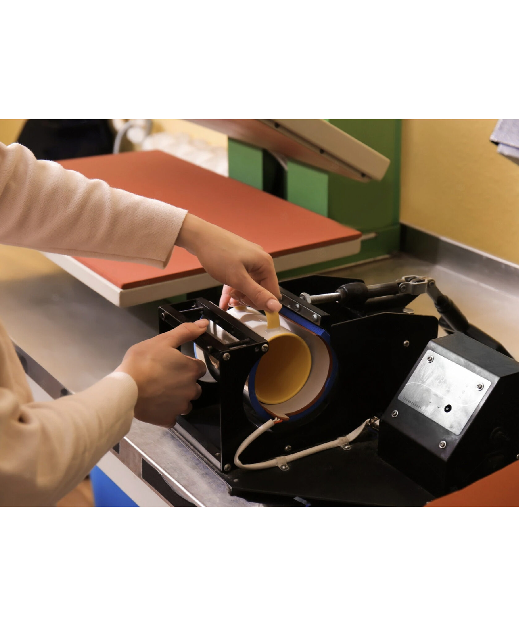 Печать на стаканах - нанесение изображения, услуги брендирования.