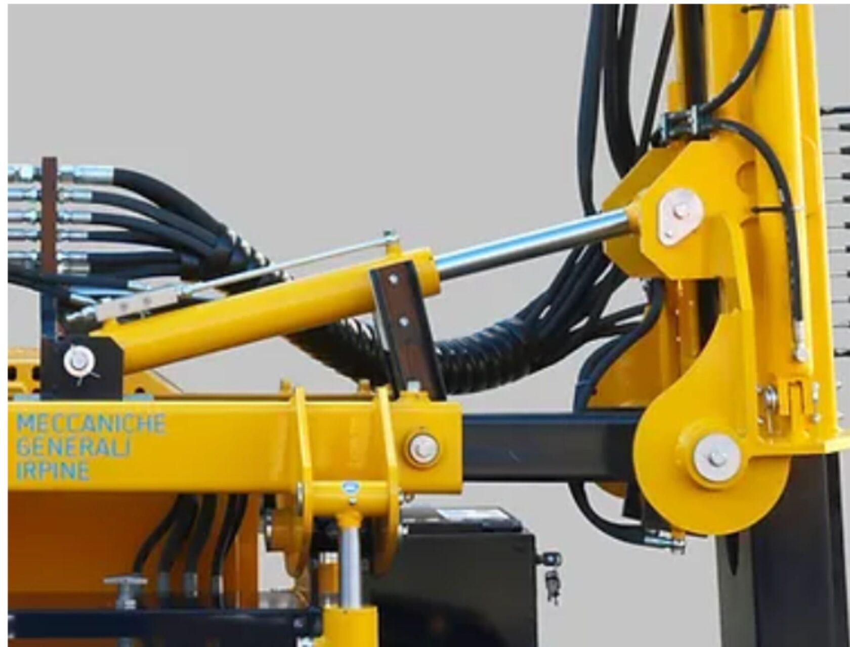 High-quality pile driving rigs MGI Tonker 830 and MGI Stradale