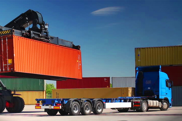 Қыздардың трусилары жыпылықтайды