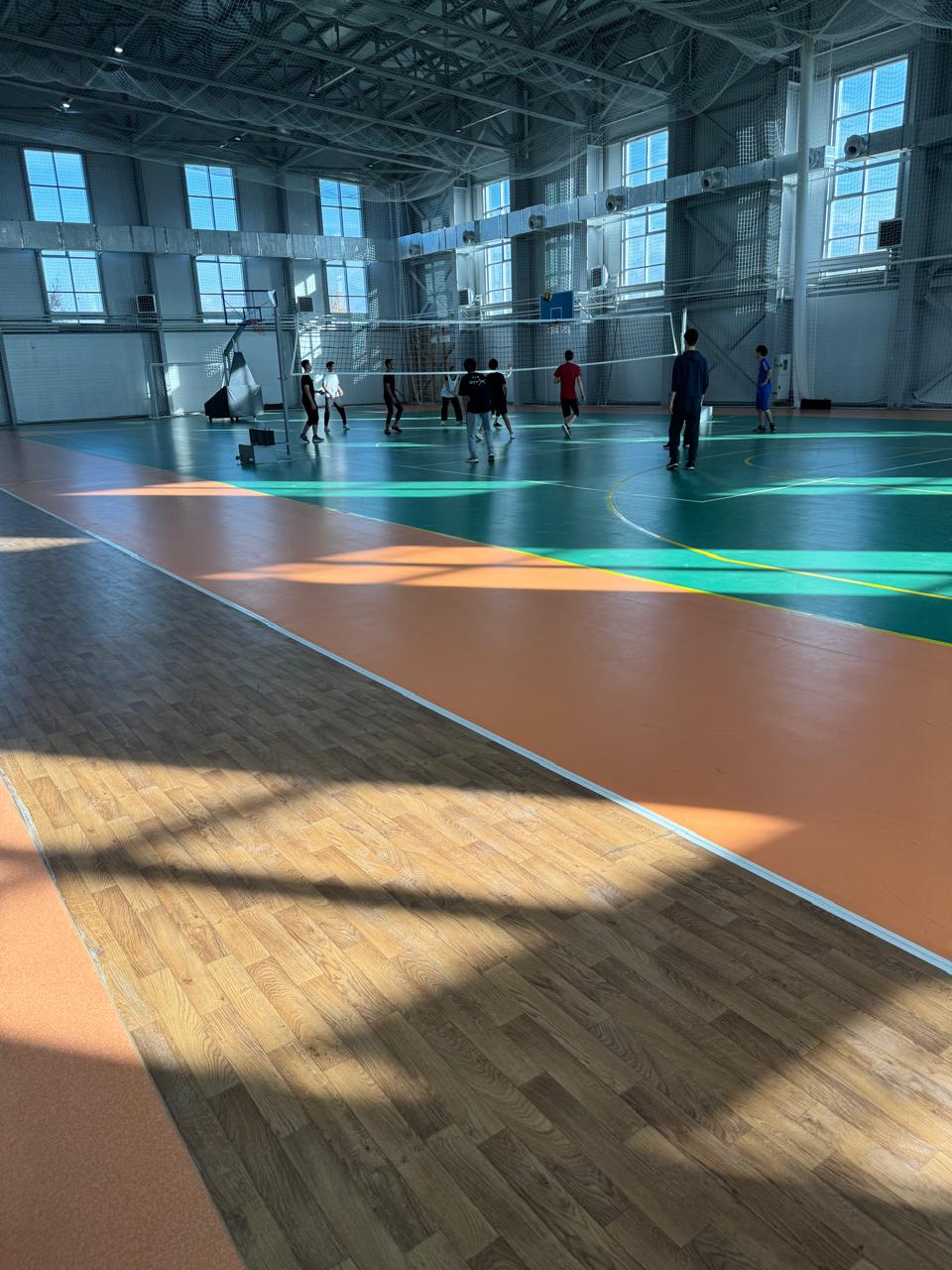 Укладка спортивного линолеума в зале
