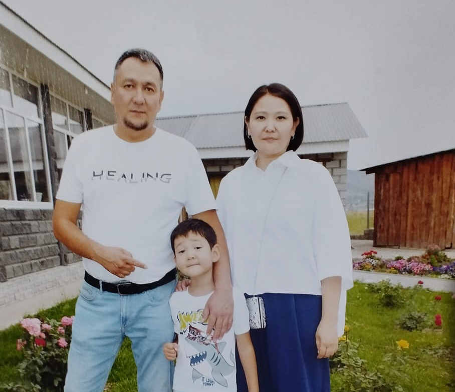 Raushan and Azamat, hosts of Domingo Barnhouse