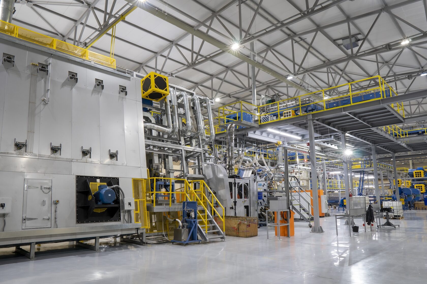 Производственный цех завода Qazalpack