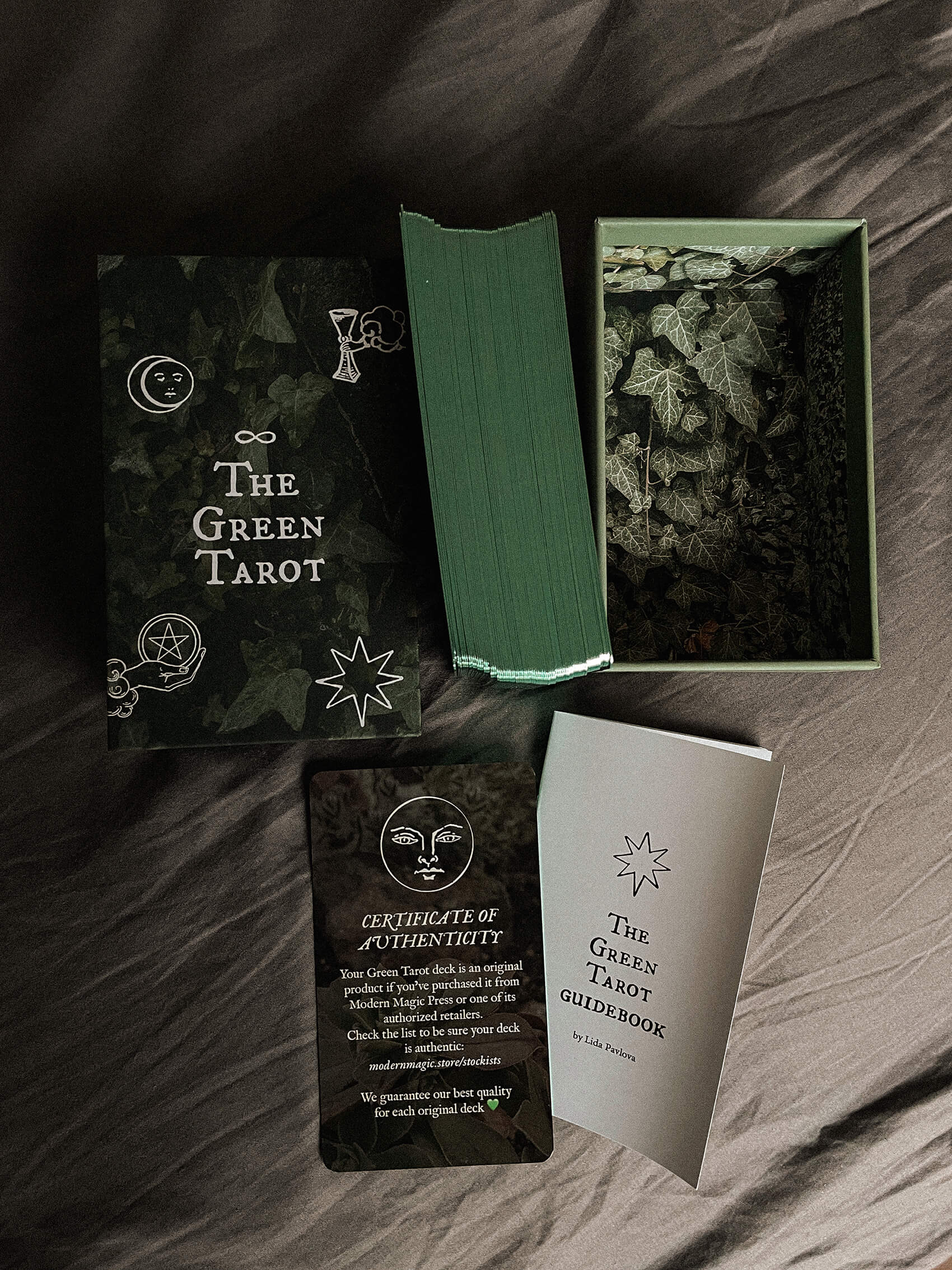 【未使用・正規品】The Green Tarot Deck タロットカード IMG_4124.jpg