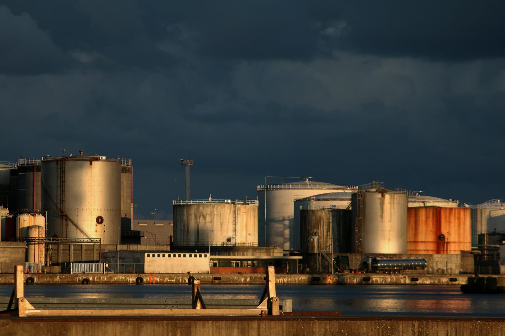 Oil refinery tanks