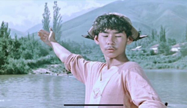 Порно гей жігіт өзін сорып алды