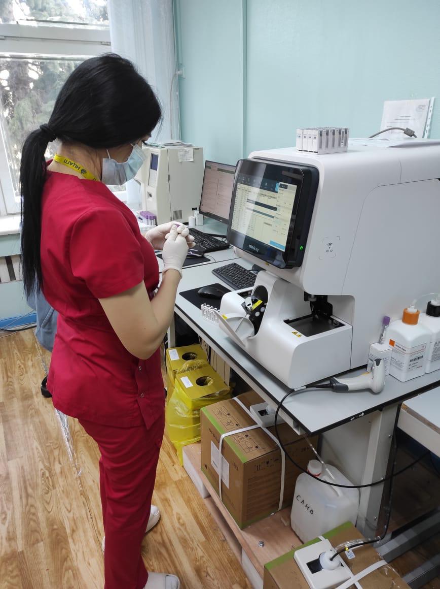 Сиськи, письки, есек, порно Менің өгей анаммен порно душ