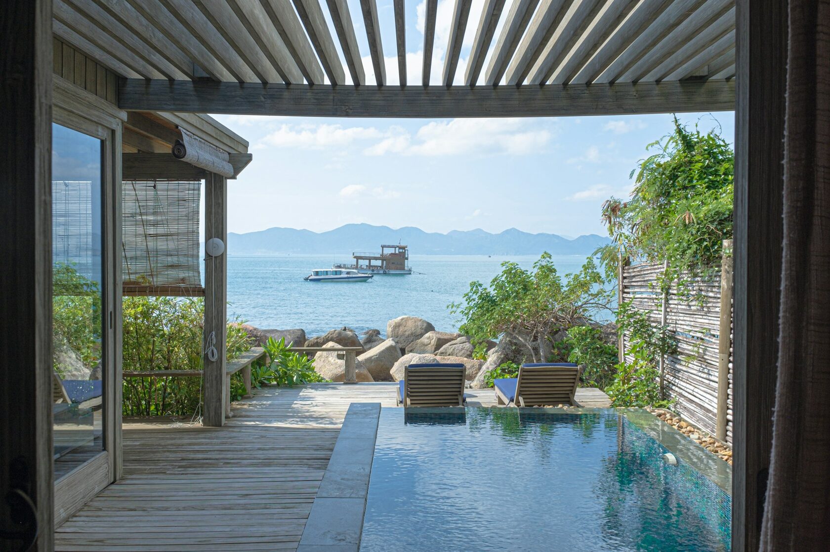 New luxury hotel opening