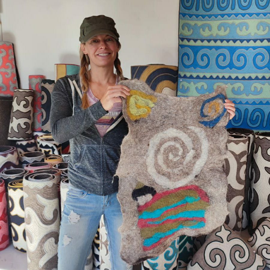 tour with making a traditional felt carpet in kyrgyzstan