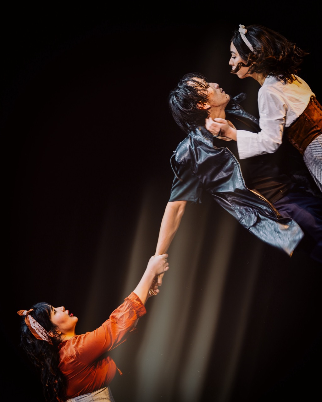 Ақ пен қара нәсілділердің арасындағы порно көру