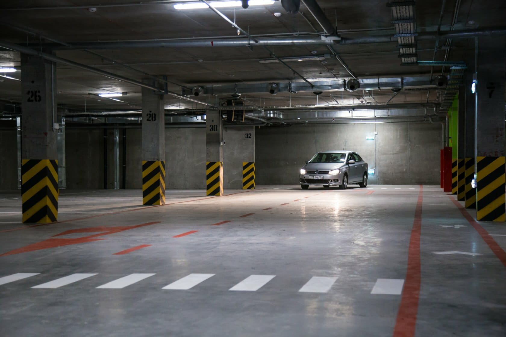 Машиноместа в городах. Паркинг. Подземная парковка. Красивая подземная парковка. Красивый паркинг.