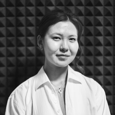 Бастық транс болып шықты. Біздің бейшара Таня барлық тесіктерде трахает