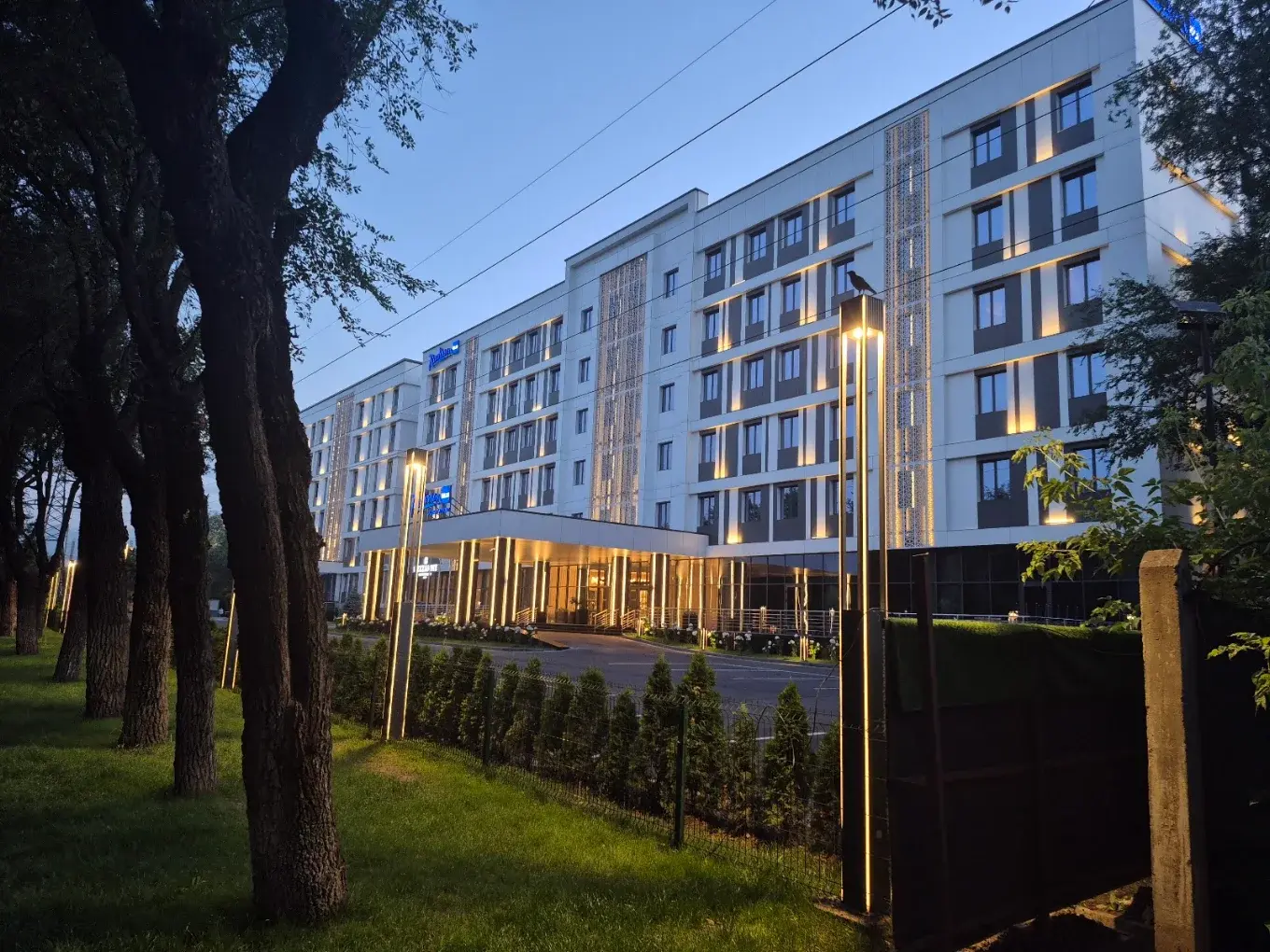 Гостиница Radisson Blu — фото 1