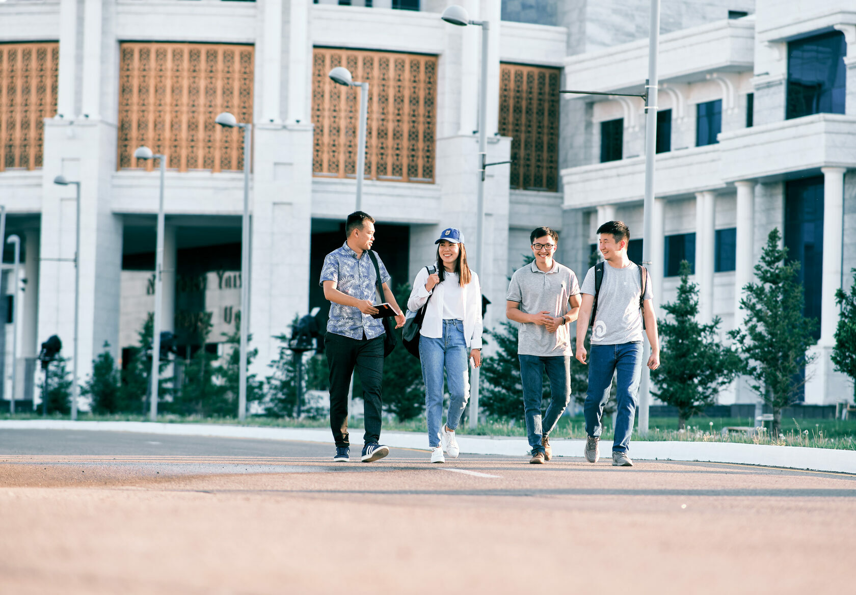 Қарабайыр адамдардың секс видео Ілгегі бар порно